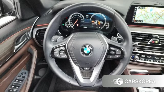 BMW 5 Series (G30) 2018 Серый из Кореи, фото 4
