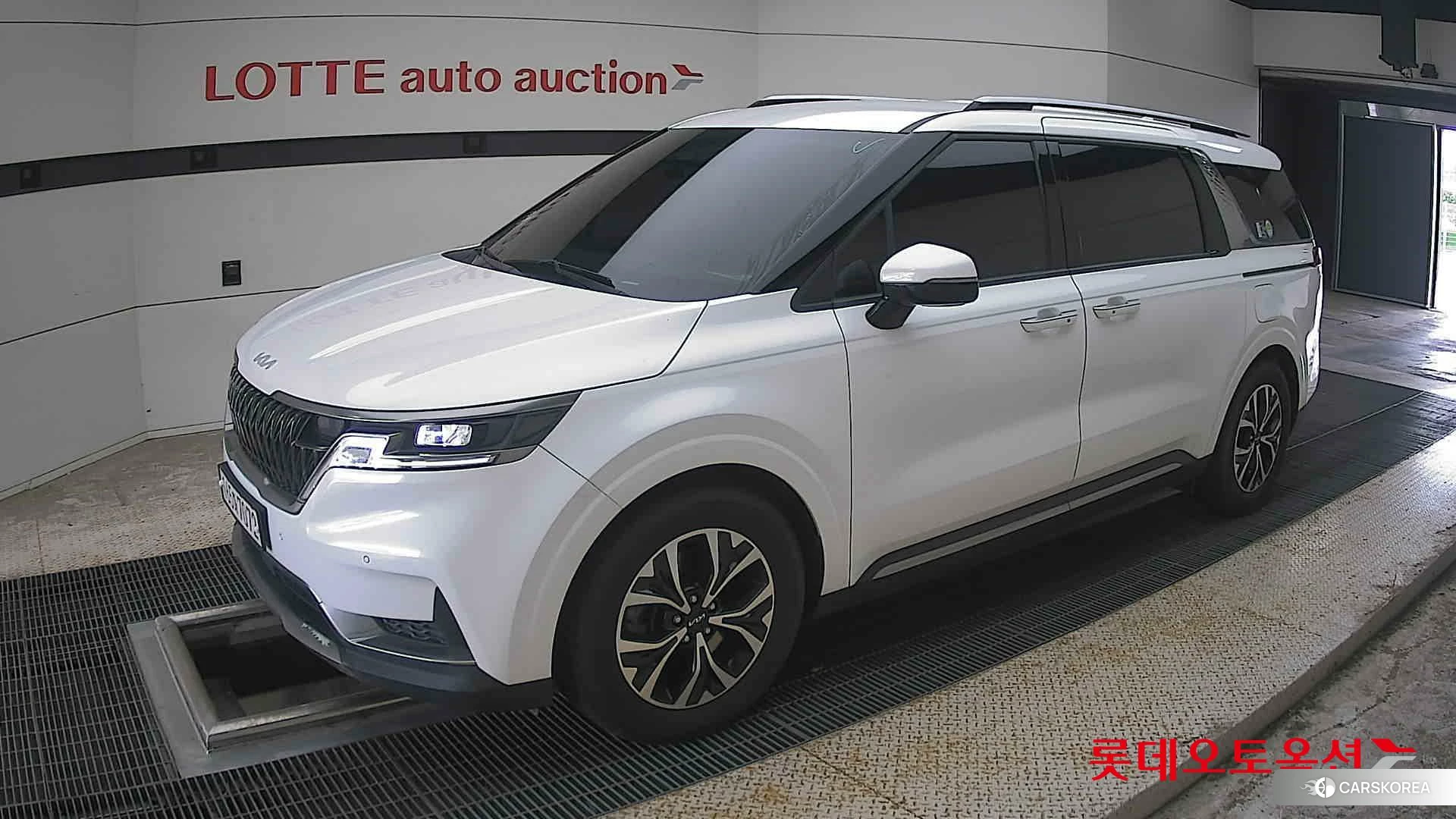 Kia Carnival 2022 Snow White Pearl (optional) из Кореи, фото 4