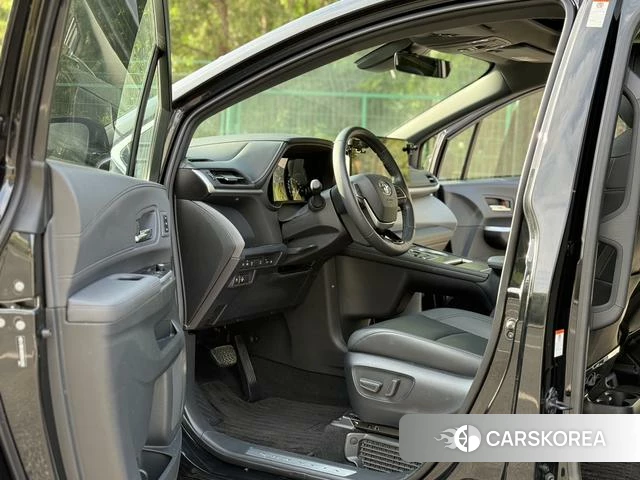 Toyota Grevia 2023 Черный из Китая, фото 4