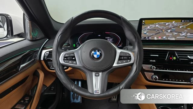 BMW 5 Series (G30) 2021 Белый из Кореи, фото 4