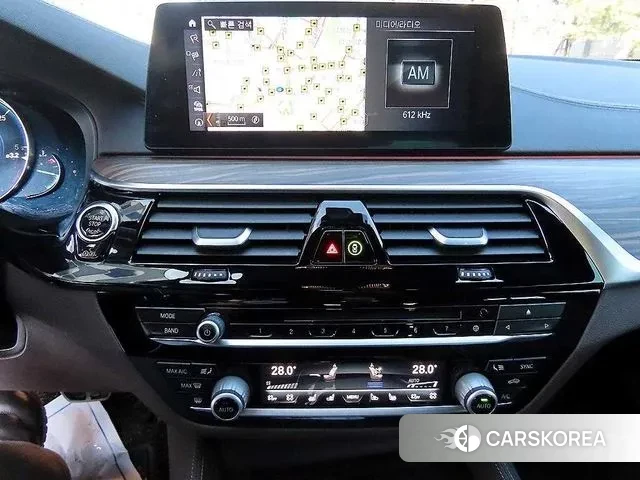 BMW 5 Series (G30) 2018 Белый из Кореи, фото 4