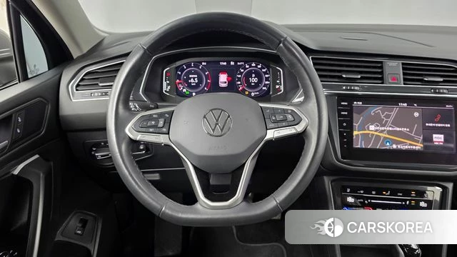 Volkswagen Tiguan Allspace 2024 Черный из Кореи, фото 4