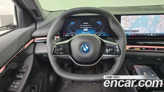 BMW 5 Series (G60) 2024 Белый из Кореи, фото 4