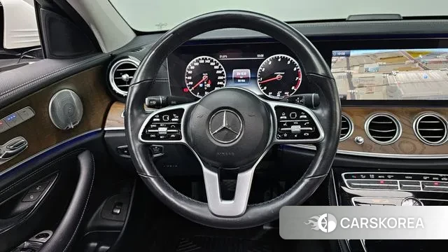 Mercedes-Benz E-Class W213 2018 Белый из Кореи, фото 4