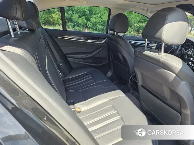 BMW 5 Series (G30) 2019 Черный из Кореи, фото 4