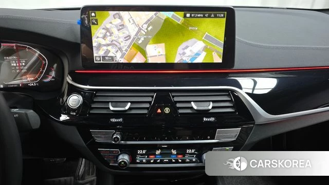 BMW 5 Series (G30) 2023 Черный из Кореи, фото 4