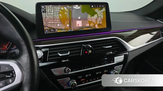 BMW 5 Series (G30) 2022 Белый из Кореи, фото 4