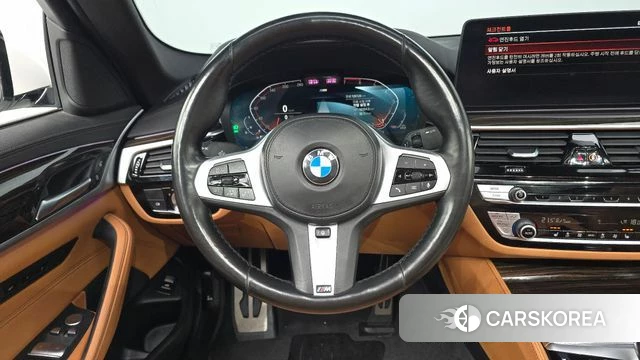 BMW 5 Series (G30) 2021 Белый из Кореи, фото 4