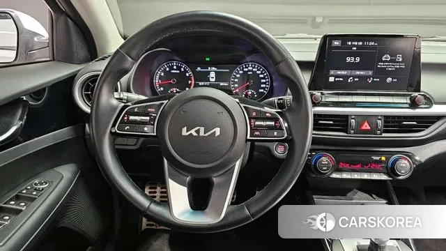 Kia The New K3 2nd generation 2023 Белый из Кореи, фото 4