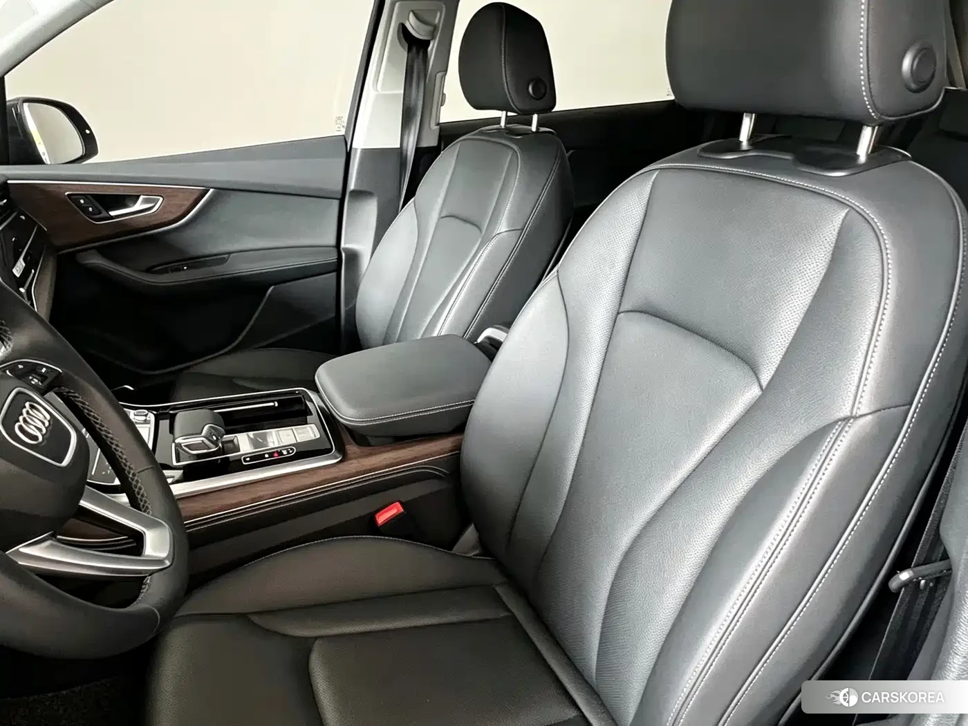 Audi Q7 2025 Черный из Китая, фото 4