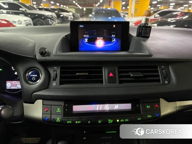 Lexus CT200h 2018 Белый из Кореи, фото 4