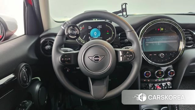 Mini Cooper 2023 Красный из Кореи, фото 4
