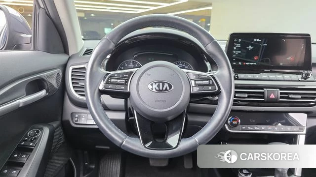 Kia Seltos 2021 Серый из Кореи, фото 4