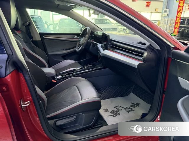 Volkswagen Lingdu 2023 Красный из Китая, фото 4