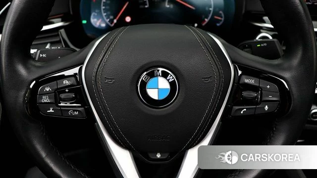 BMW 5 Series (G30) 2019 Белый из Кореи, фото 4