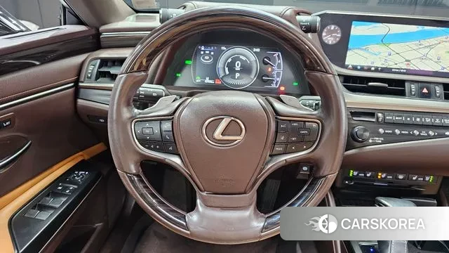 Lexus ES300h 7th generation 2018 Серебристо-серый из Кореи, фото 4