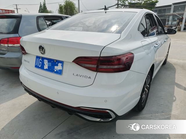 Volkswagen Lavida 2023 Белый из Китая, фото 4