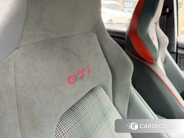 Volkswagen Golf GTI 2025 Белый из Китая, фото 4