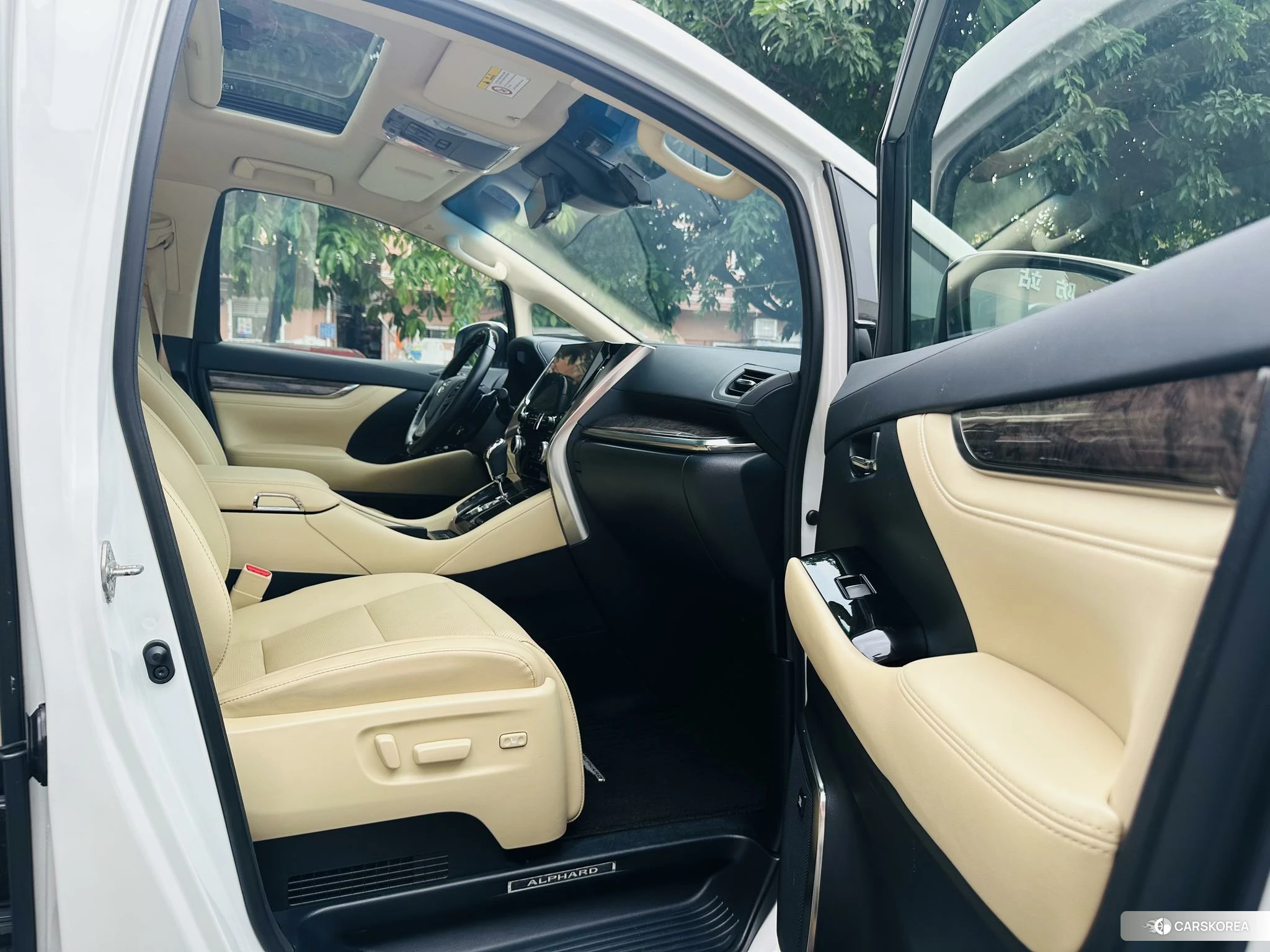 Toyota Elfa 2021 Белый из Китая, фото 4