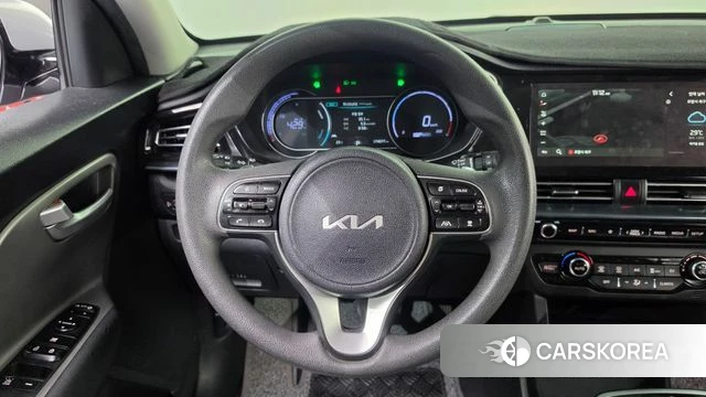 Kia Niro Plus 2024 Серебряный из Кореи, фото 4