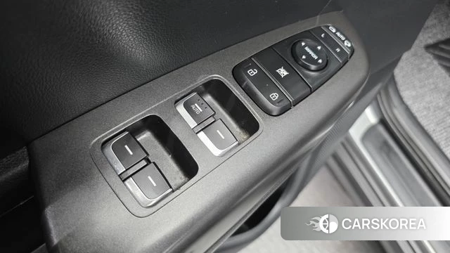 Kia Sportage The Bold 2021 Серебристо-серый из Кореи, фото 4