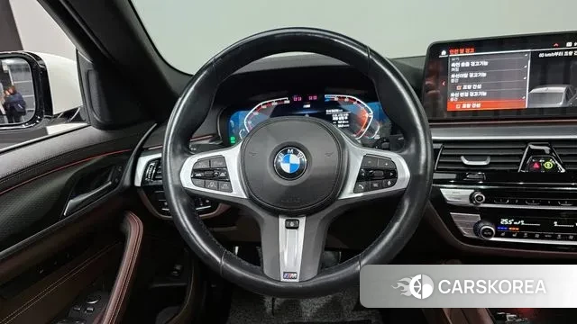 BMW 5 Series (G30) 2023 Белый из Кореи, фото 4