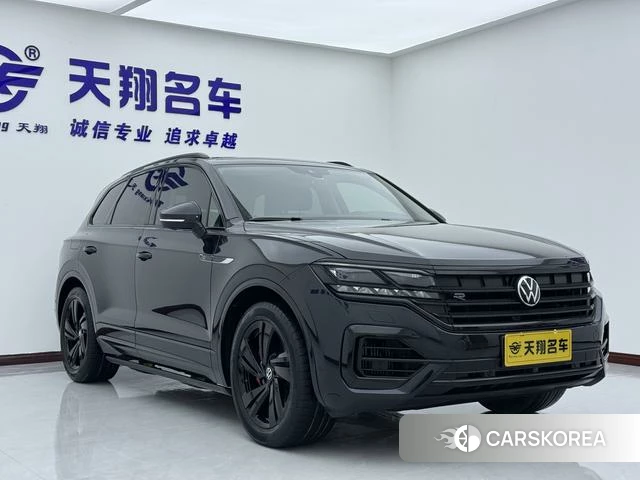 Volkswagen Touareg 2022 Черный из Китая, фото 4