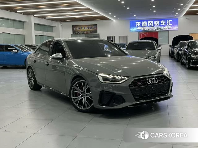 Audi S4 2022 Темно-серый из Китая, фото 4