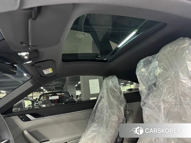 Porsche 911(992) 2024 Серебристо-серый из Кореи, фото 4