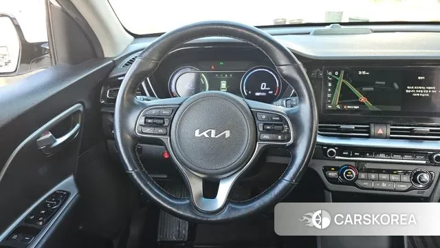 Kia Niro Plus 2023 Белый из Кореи, фото 4