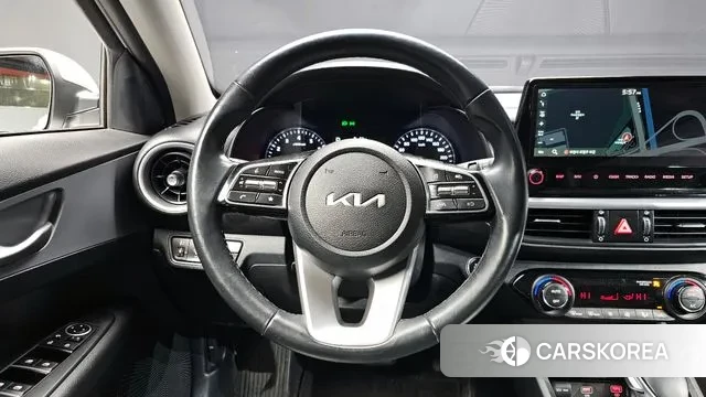 Kia The New K3 2nd generation 2021 Белый из Кореи, фото 4