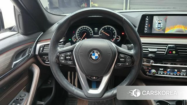 BMW 5 Series (G30) 2018 Белый из Кореи, фото 4