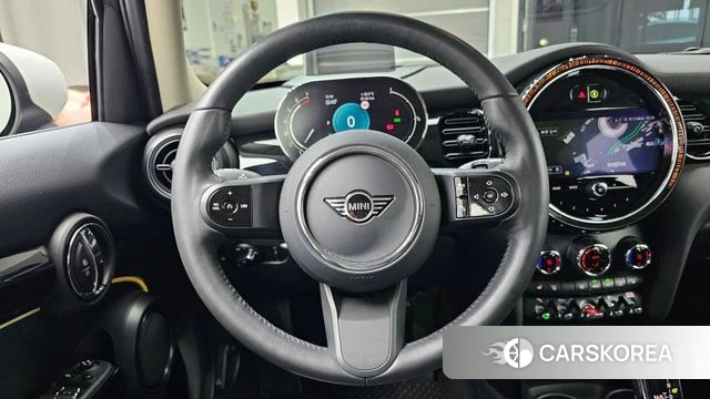 Mini Cooper 2024 Черный из Кореи, фото 4
