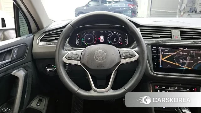 Volkswagen Tiguan second Generation 2022 Белый из Кореи, фото 4