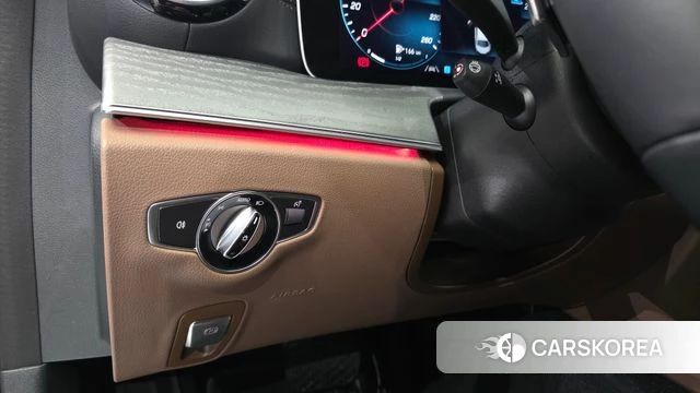 Mercedes-Benz E-Class W213 2023 Белый из Кореи, фото 4