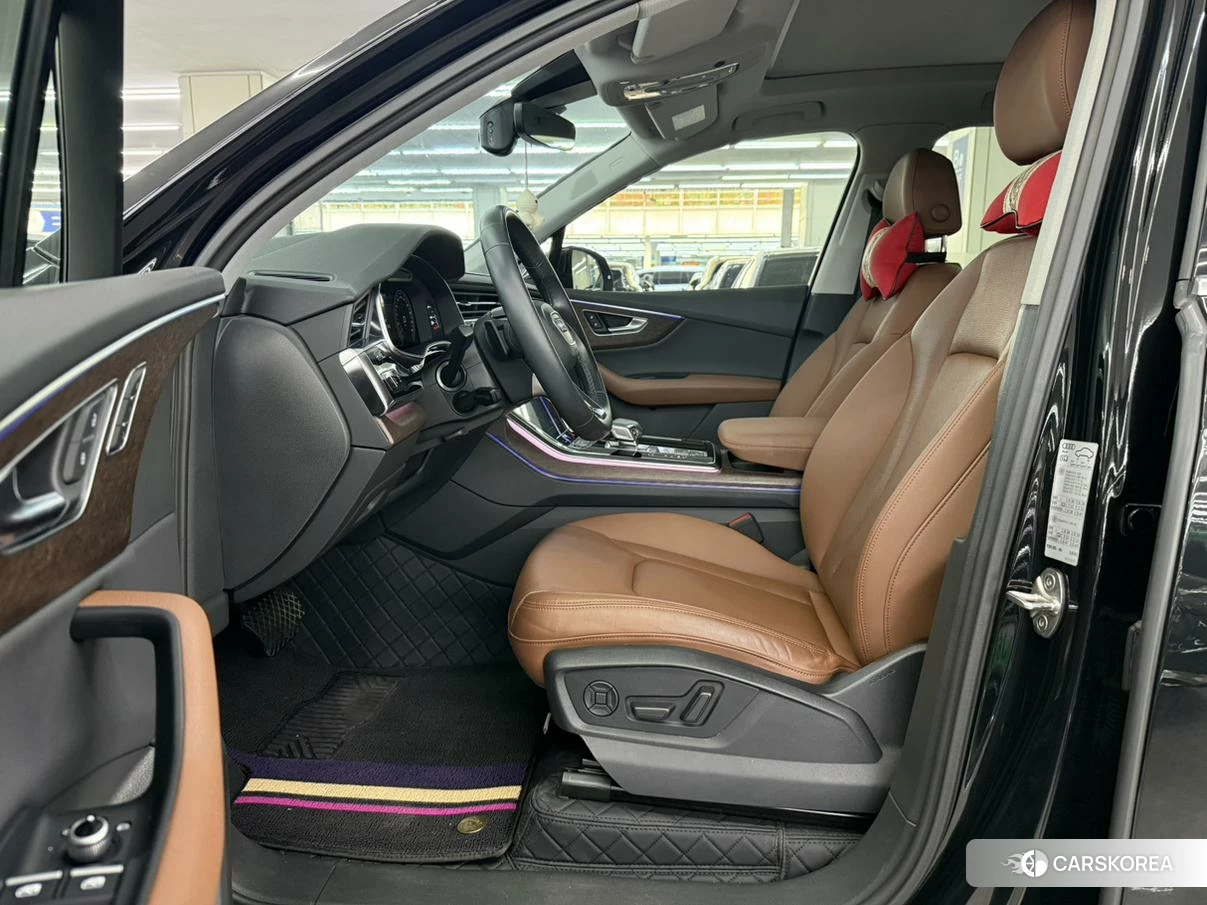 Audi Q7 2021 Черный из Китая, фото 4