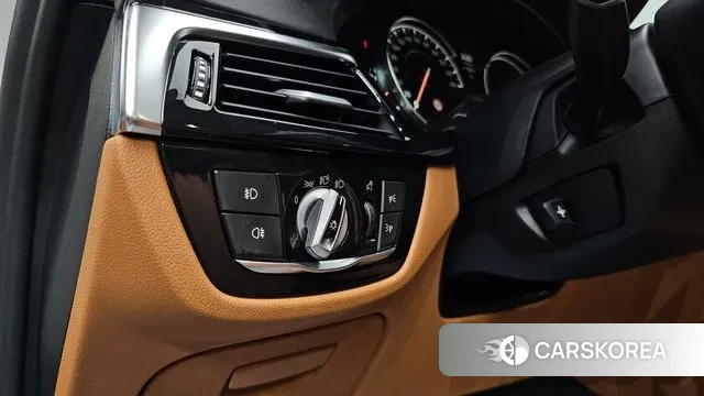 BMW 5 Series (G30) 2018 Белый из Кореи, фото 4