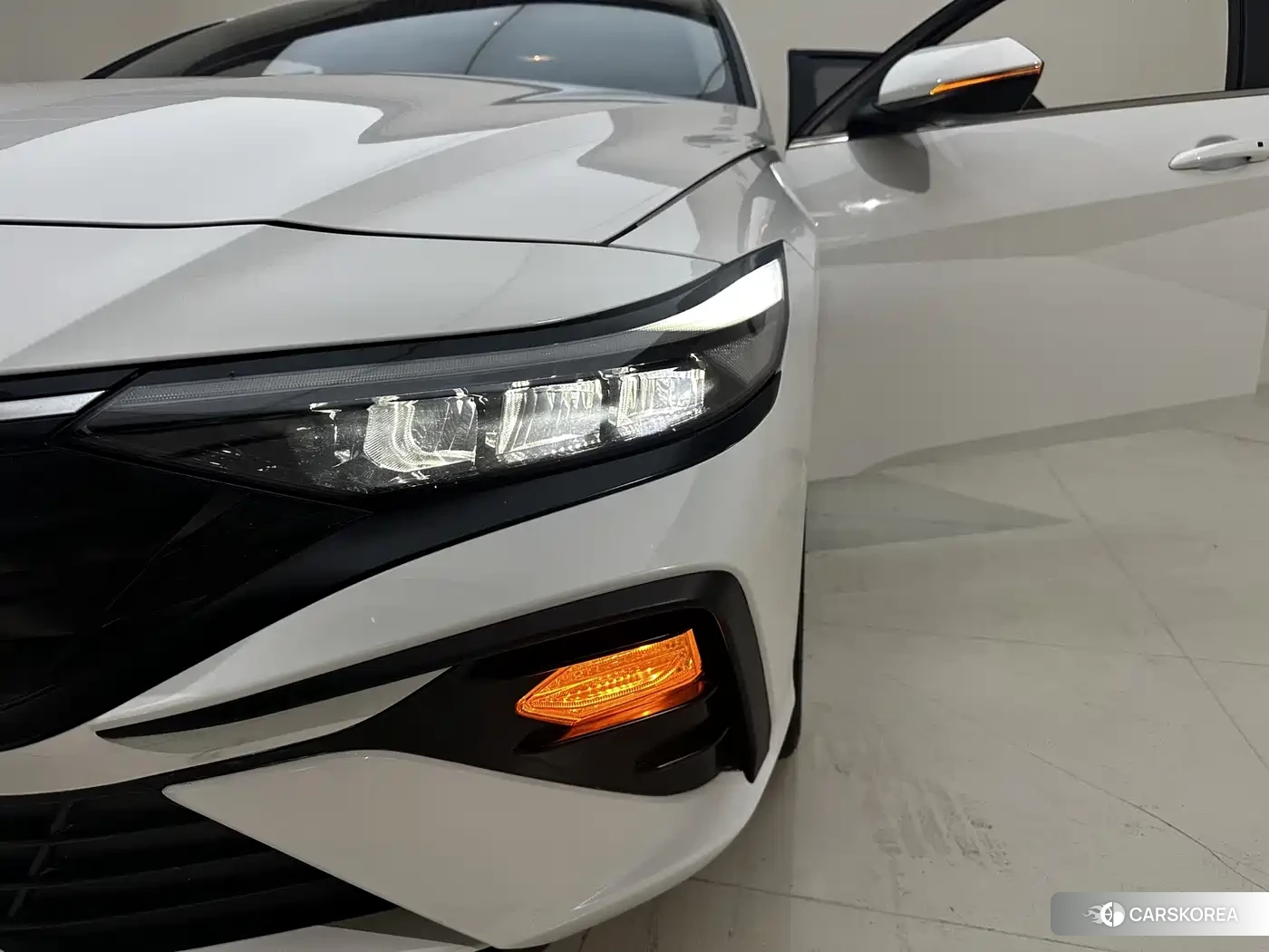 Hyundai Elantra 2023 Белый из Китая, фото 4