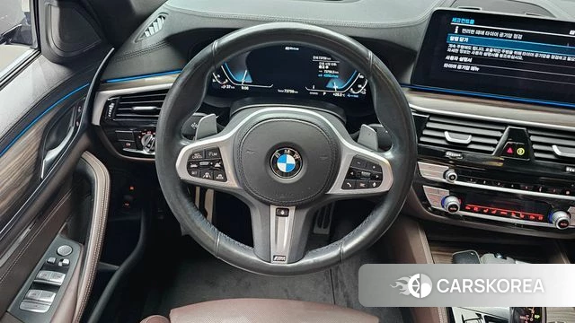 BMW 5 Series (G30) 2021 Серебристо-серый из Кореи, фото 4