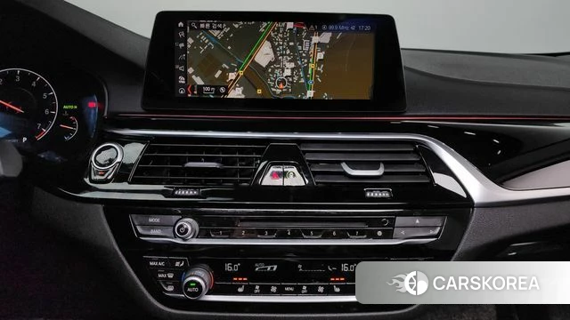 BMW 5 Series (G30) 2019 Черный из Кореи, фото 4