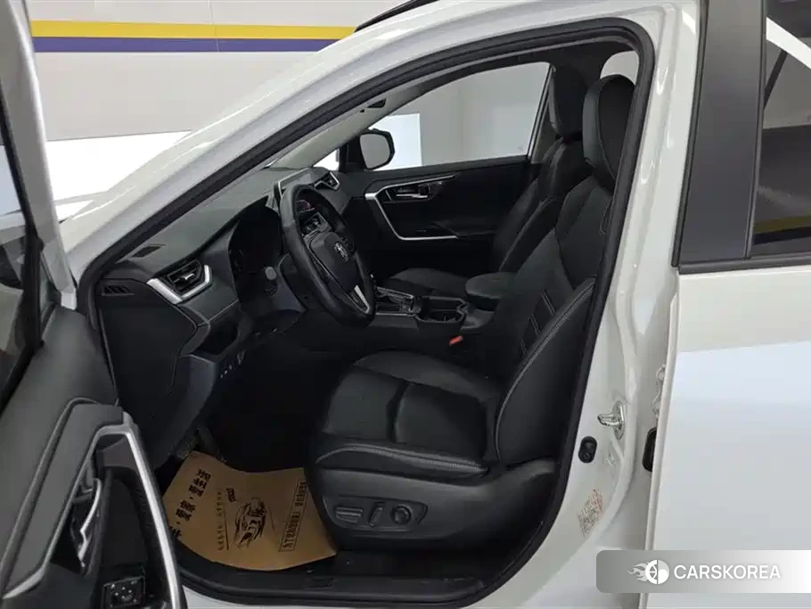 Toyota RAV4 Rongfang 2021 Белый из Китая, фото 4