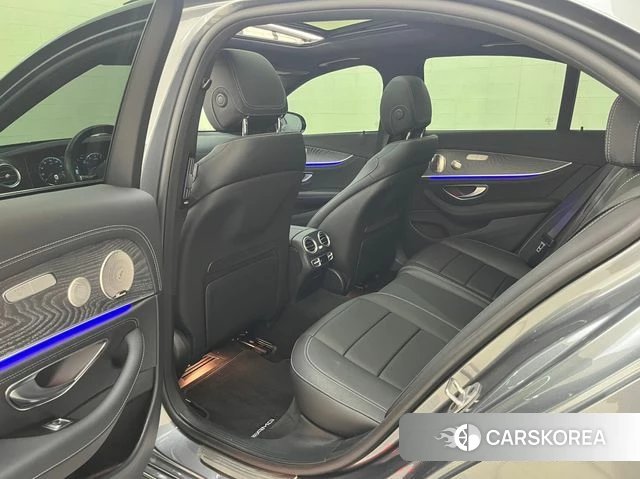 Mercedes-Benz E-Class W213 2022 Серебристо-серый из Кореи, фото 4