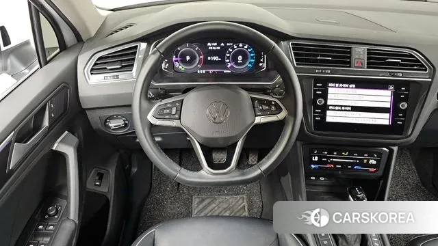 Volkswagen Tiguan second Generation 2022 Белый из Кореи, фото 4