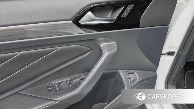 Volkswagen 7th Generation of Jetta 2023 Белый из Кореи, фото 4