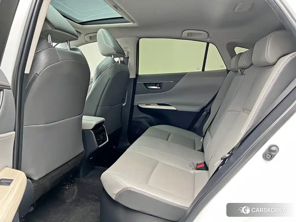 Toyota Venza 2023 Белый из Китая, фото 4