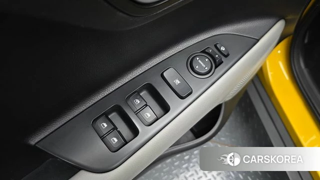 Kia Stonic 2018 Желтый из Кореи, фото 4