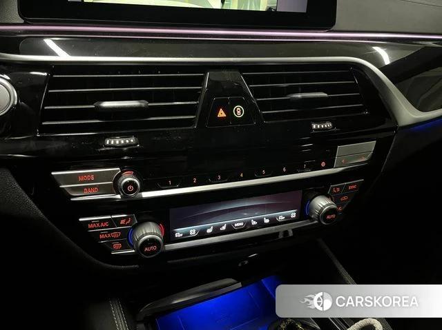 BMW 5 Series (G30) 2019 Белый из Кореи, фото 4