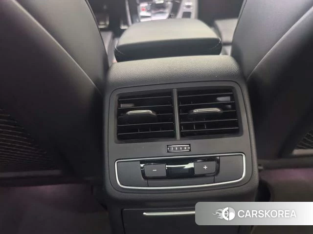 Audi A4L 2024 Темно-серый из Китая, фото 4