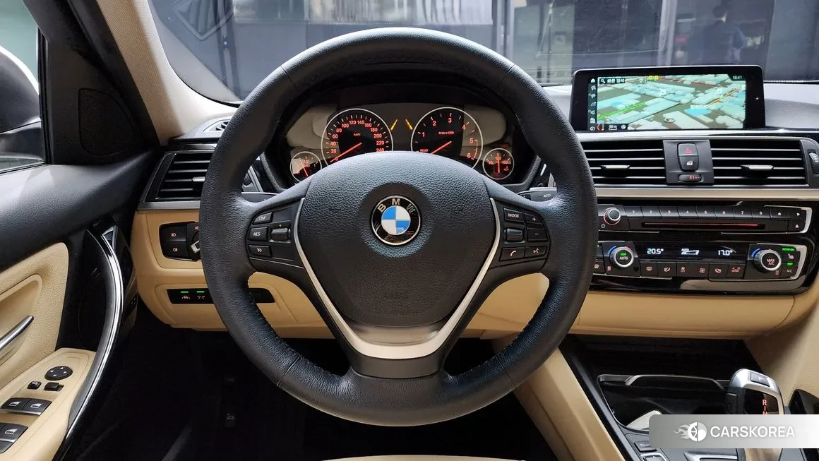BMW 3 Series (F30) 2018 Белый из Кореи, фото 4
