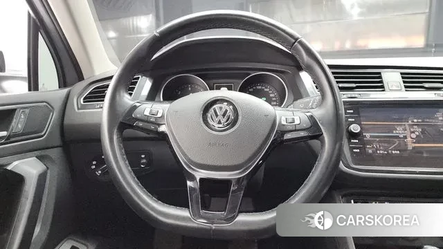 Volkswagen Tiguan second Generation 2018 Серебристо-серый из Кореи, фото 4